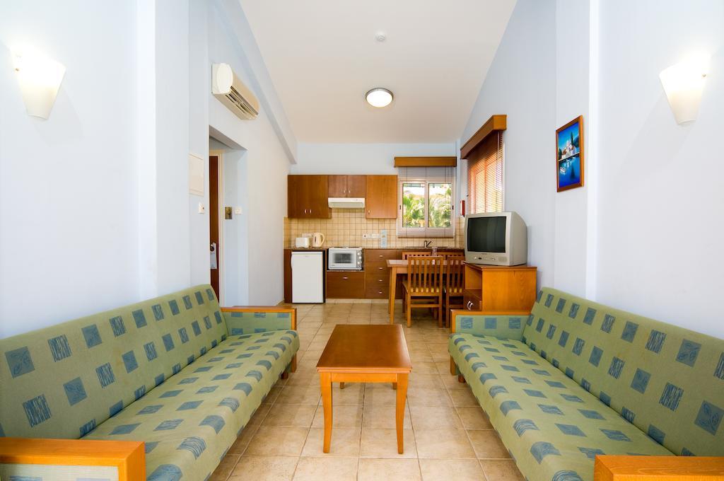 Tasia Maris Gardens Ayia Napa Room photo